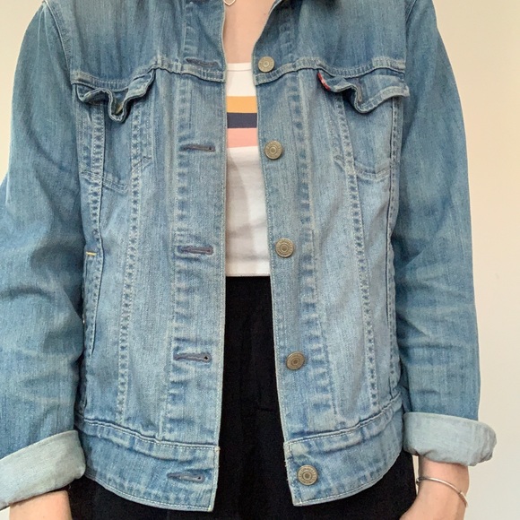 Levi’s red tag jean jacket women’s size M! - Picture 1 of 5